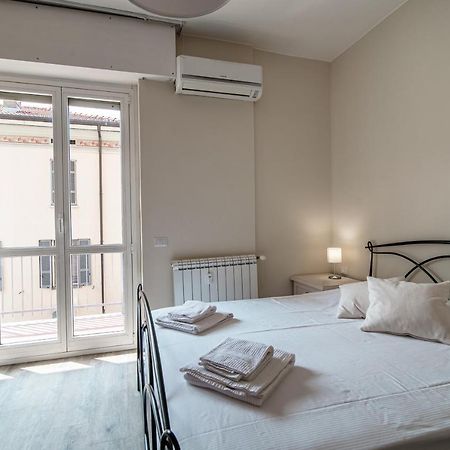 Lovely Suite With Private Parking In Como Exterior photo